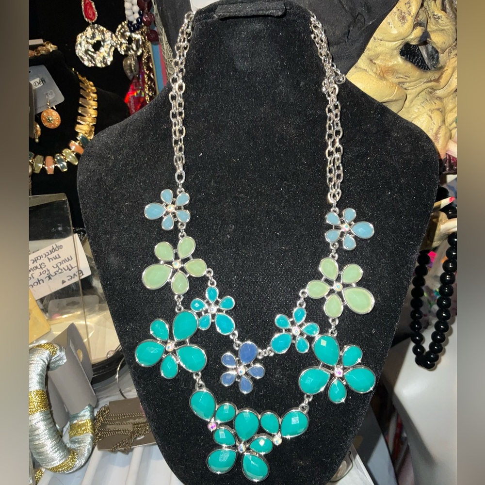 Betsey Johnson Rhinestone Silvertone Flower Statement Necklace VINTAGE NWOT